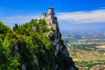 Incastonata tra la Romagna e le Marche, a pochi chilometri dalla riviera adriatica, la Repubblica di San Marino si estende su una superficie di appena 61 km.